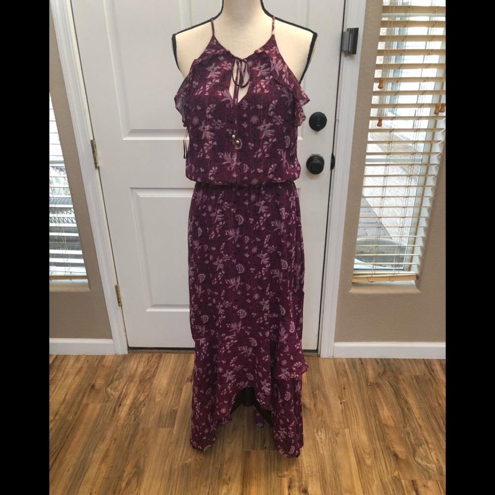 WHBM Hi/Lo Lined Halter dress with elestac waist and lovely details.